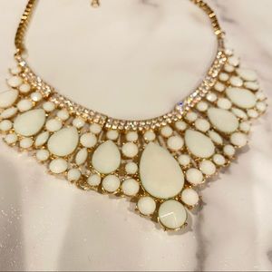Gemstone & rhinestones gold neckless